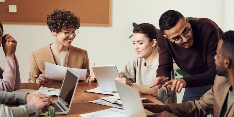 pexels-fauxels-3184360