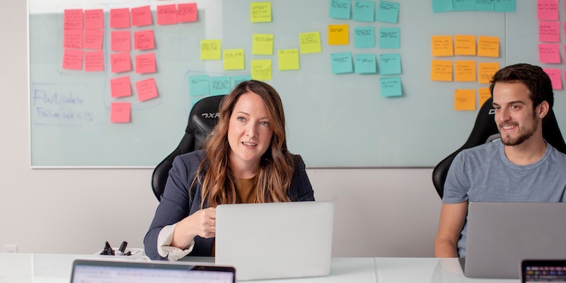 pexels-linkedin-sales-navigator-3867836